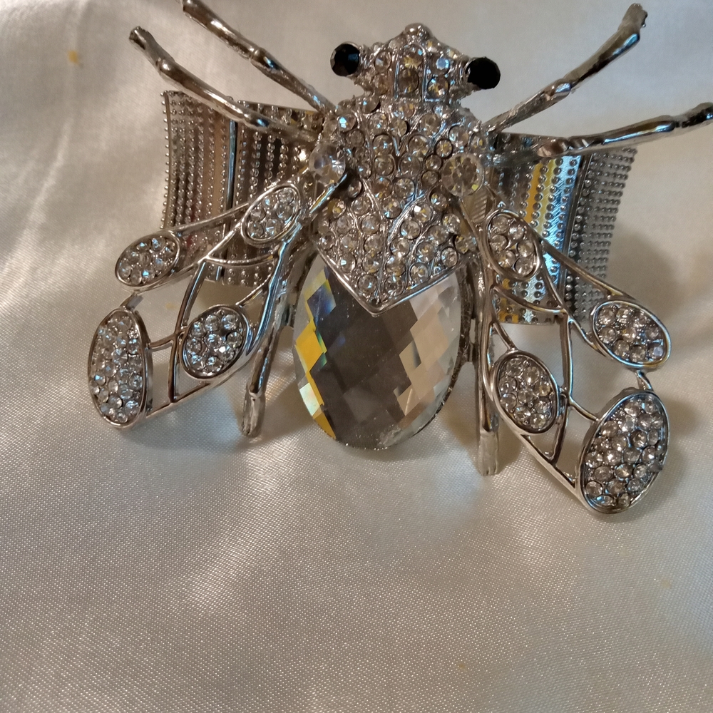 Elegant Silver Crystal Bee Bracelet